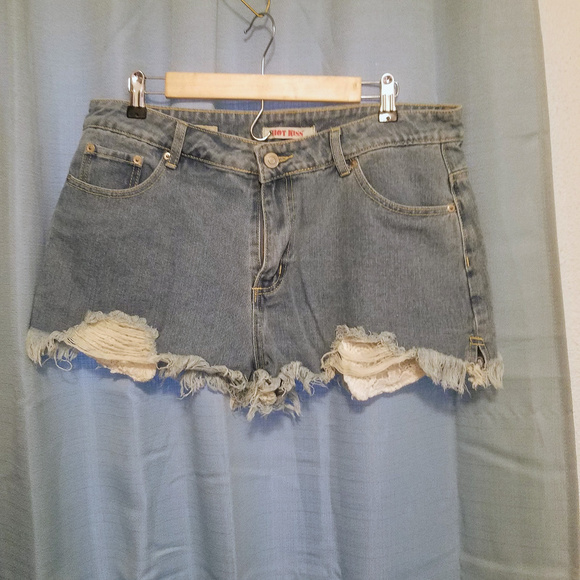 High waisted Jean Shorts - Picture 1 of 3
